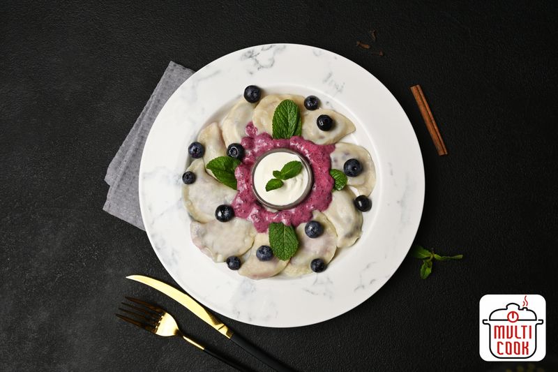 Bilberry varenyky (dumplings)